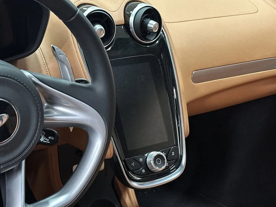 2023 McLaren GT - Image 15 of 16
