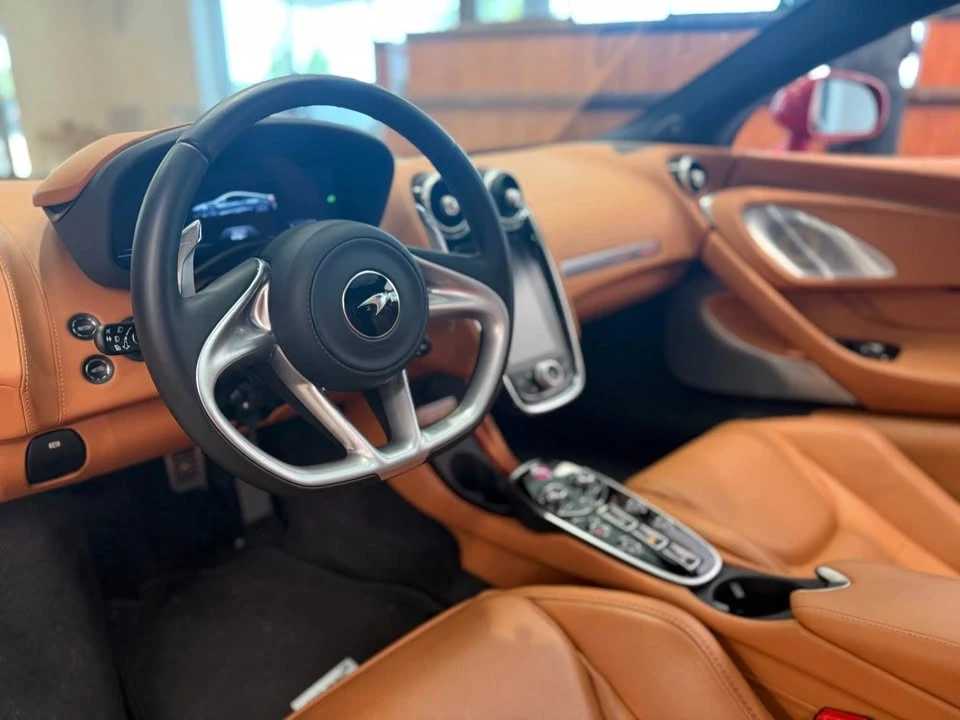 2023 McLaren GT - Image 4 of 5