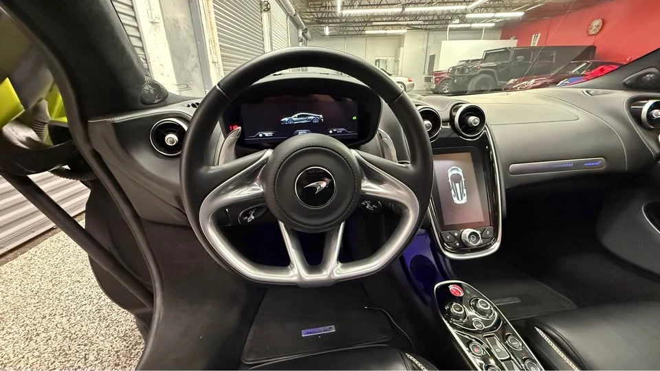 2023 McLaren GT - Image 7 of 10
