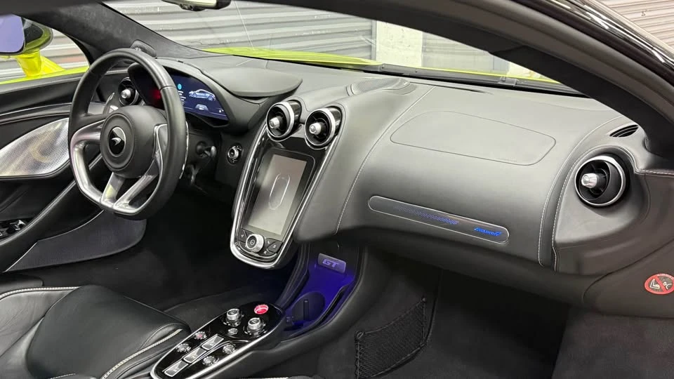 2023 McLaren GT - Image 9 of 10