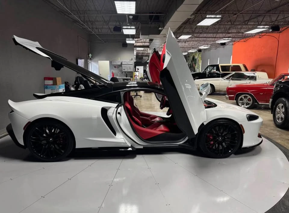 2023 McLaren GT - Image 4 of 9