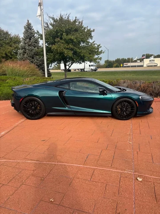 2023 McLaren GT - Image 3 of 15