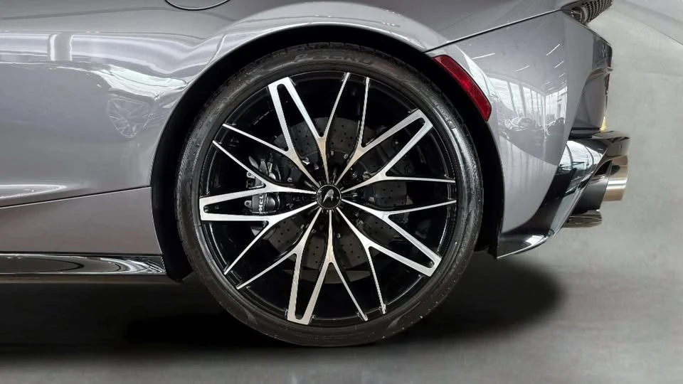 2023 McLaren GT - Image 9 of 13