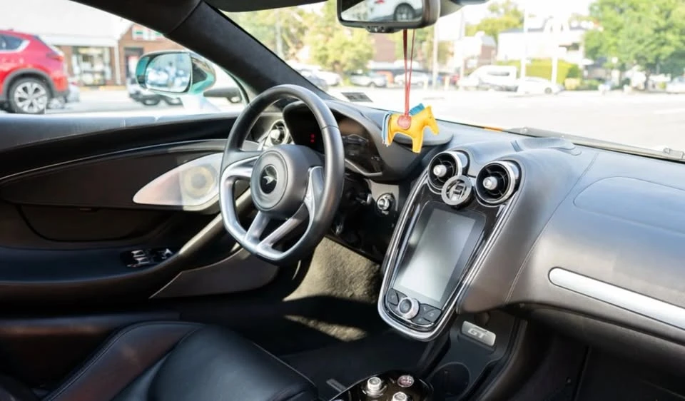 2023 McLaren GT - Image 11 of 17