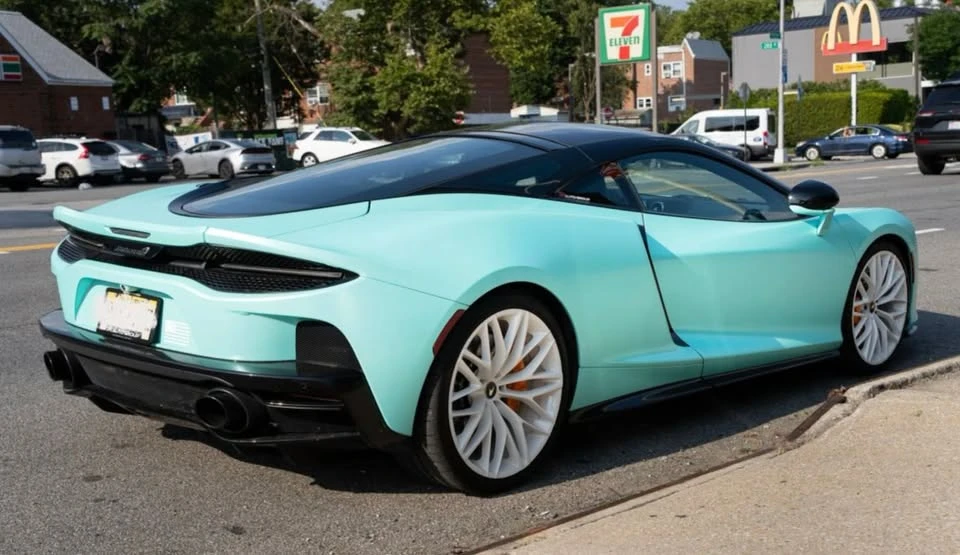 2023 McLaren GT - Image 4 of 17