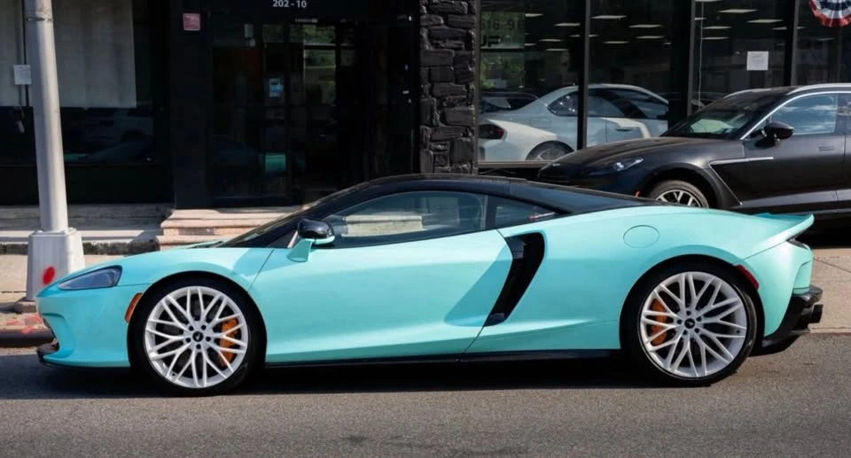 2023 McLaren GT - Image 3 of 17