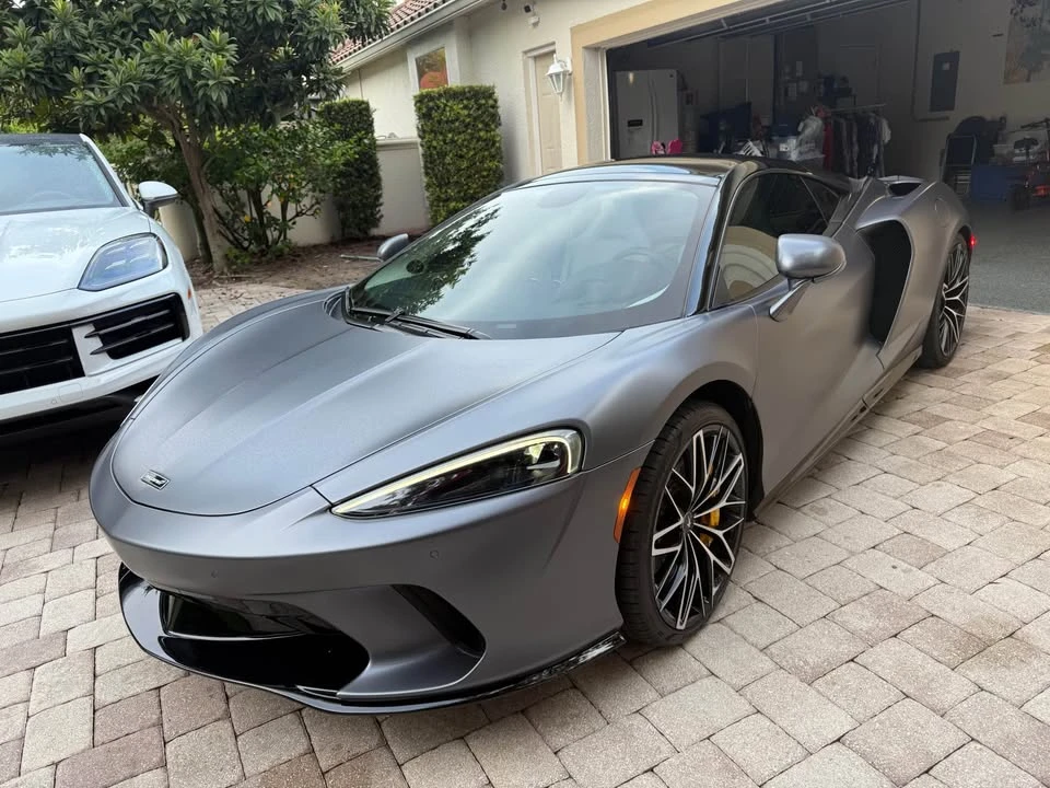 2023 McLaren GT - Image 2 of 3