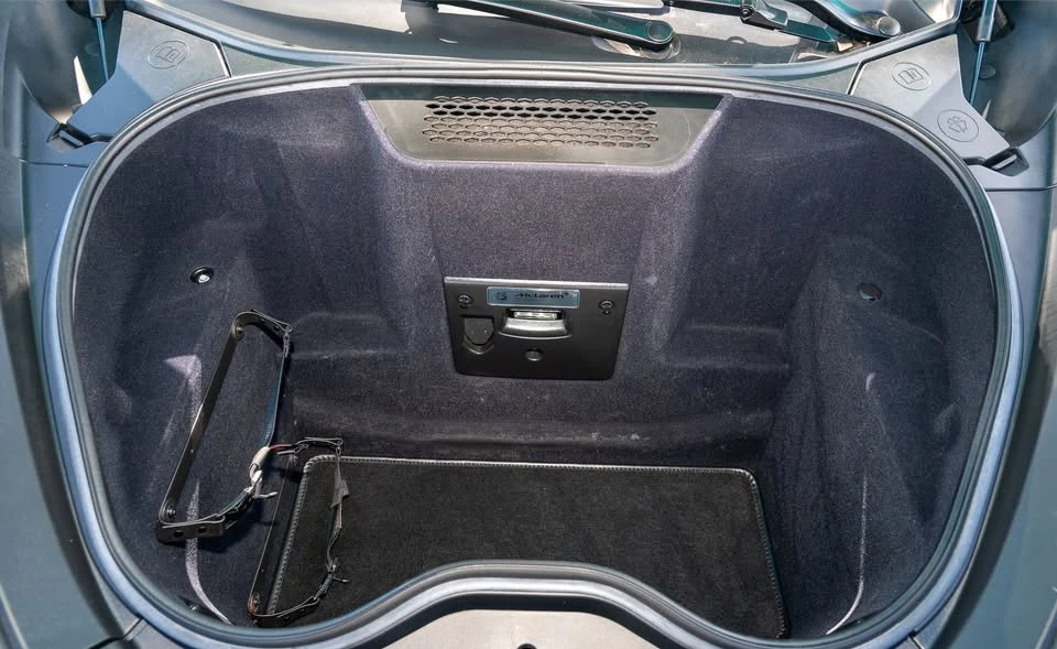 2023 McLaren GT - Image 19 of 20