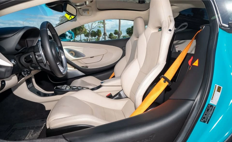 2023 McLaren GT - Image 15 of 20
