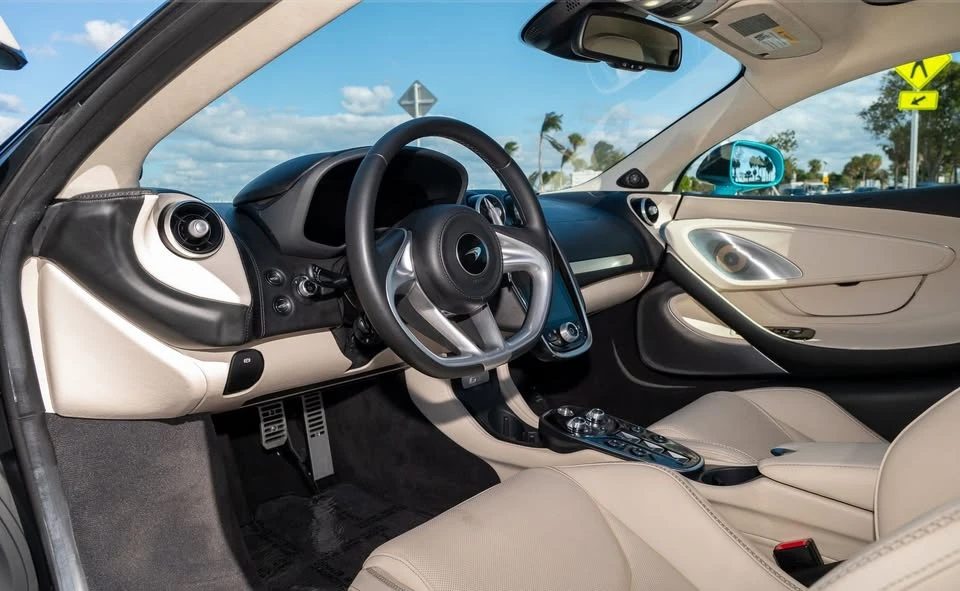 2023 McLaren GT - Image 14 of 20