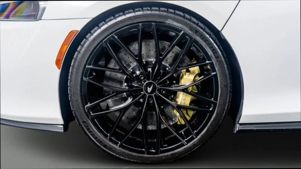 2023 McLaren GT - Image 15 of 17