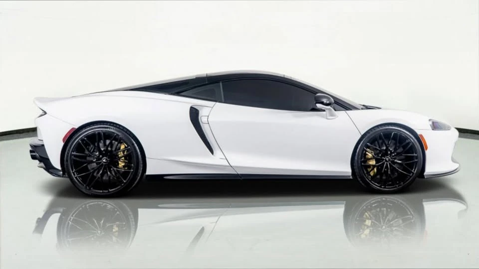 2023 McLaren GT - Image 4 of 17