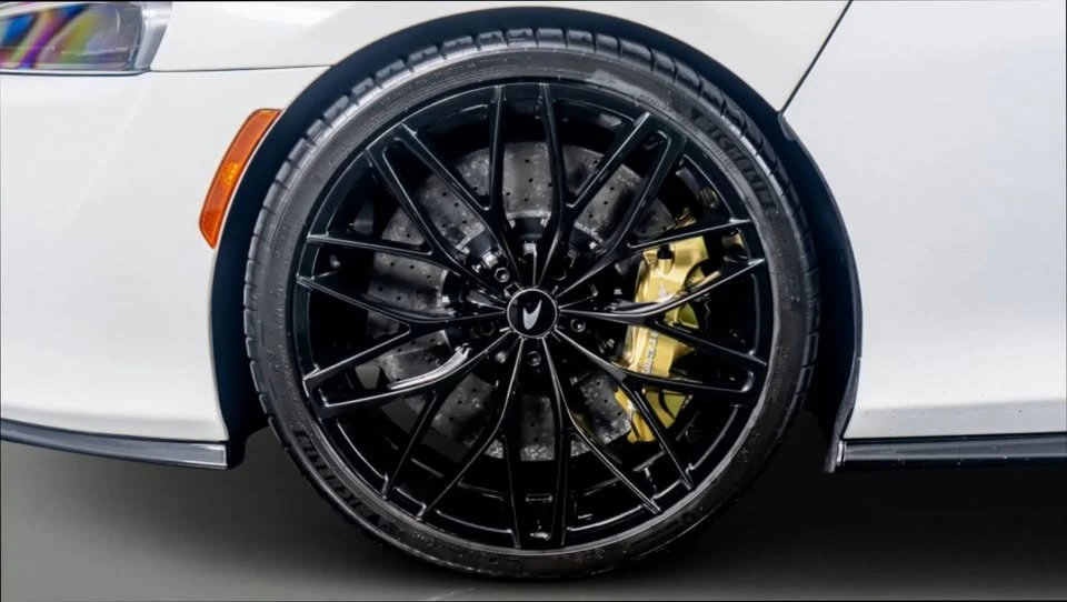 2023 McLaren GT - Image 15 of 17