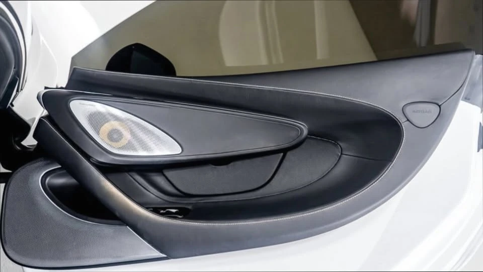2023 McLaren GT - Image 10 of 17