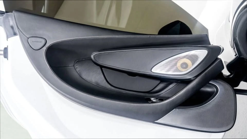 2023 McLaren GT - Image 9 of 17