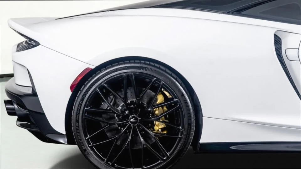 2023 McLaren GT - Image 7 of 17