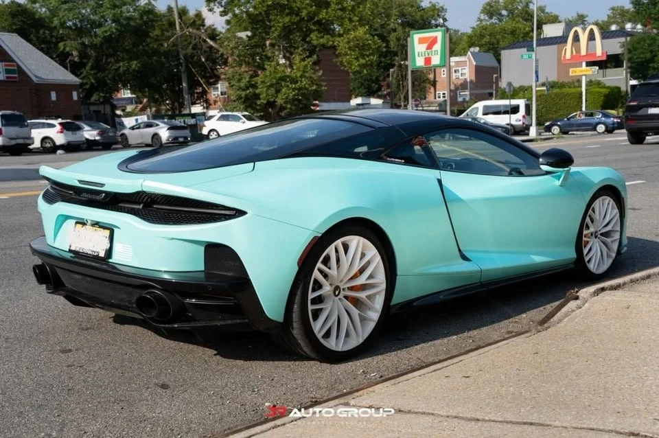 2023 McLaren GT - Image 2 of 18