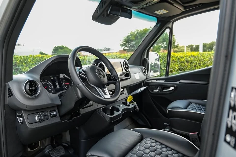 2023 Mercedes-Benz VS30 Sprinter - Image 10 of 20