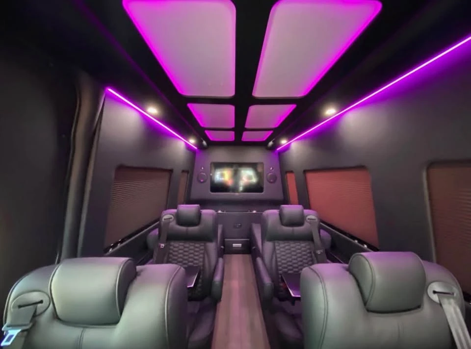 2023 Mercedes-Benz VS30 Sprinter - Image 3 of 8