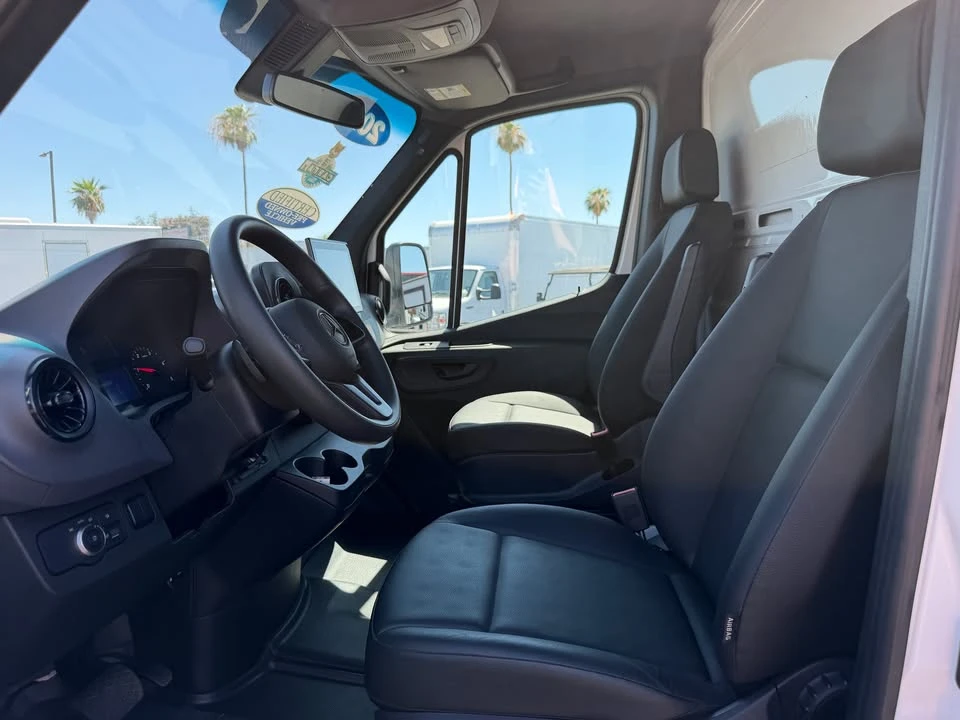 2023 Mercedes-Benz VS30 Sprinter - Image 15 of 20