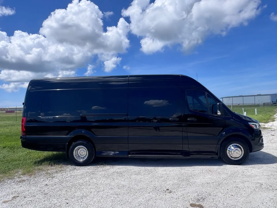2023 Mercedes-Benz VS30 Sprinter - Image 3 of 20