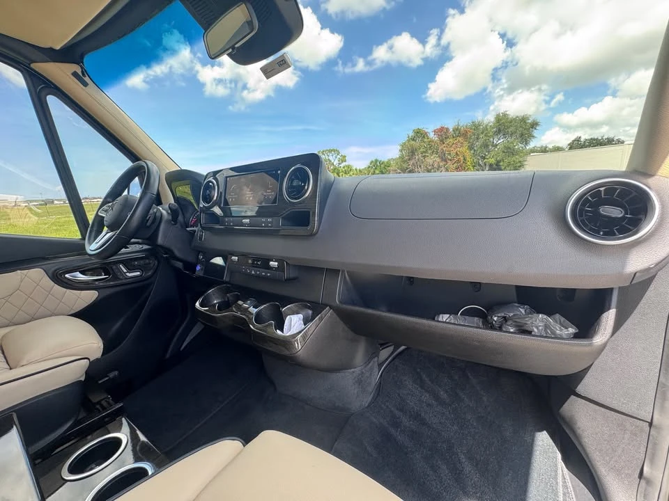2023 Mercedes-Benz VS30 Sprinter - Image 9 of 20