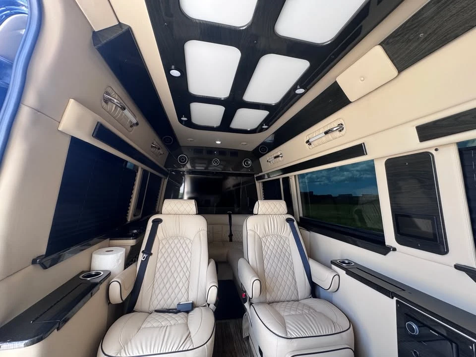 2023 Mercedes-Benz VS30 Sprinter - Image 12 of 20