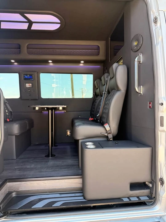 2023 Mercedes-Benz VS30 Sprinter - Image 10 of 20