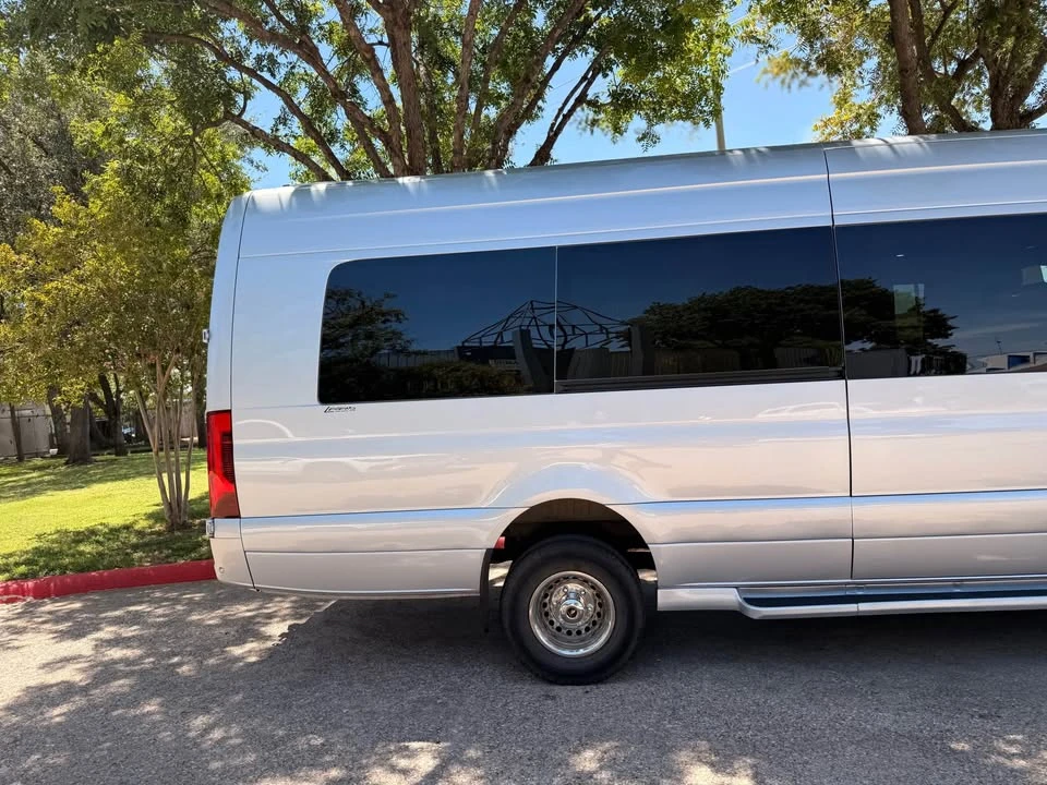 2023 Mercedes-Benz VS30 Sprinter - Image 2 of 20