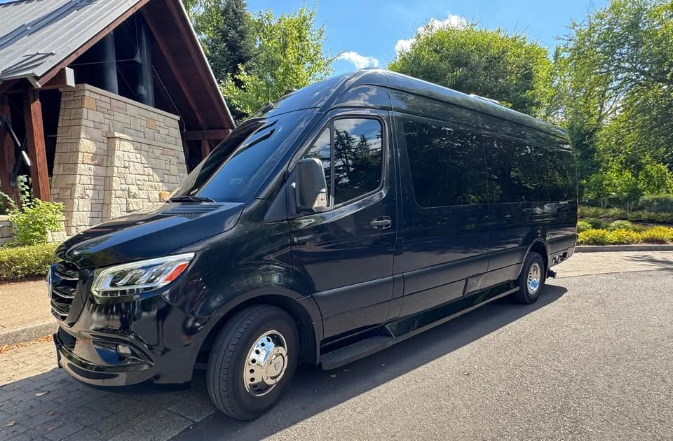 2023 Mercedes-Benz VS30 Sprinter - Image 10 of 12