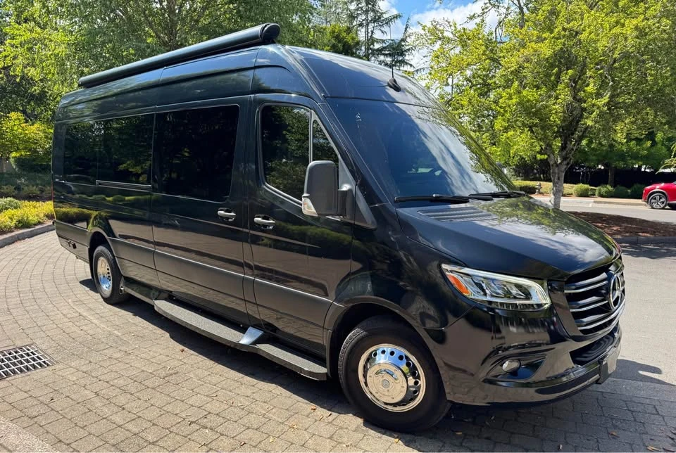 2023 Mercedes-Benz VS30 Sprinter - Image 2 of 12