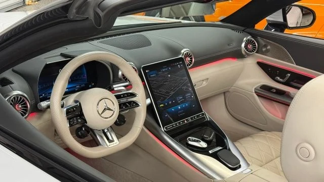 2023 Mercedes-Benz R232 SL 43 AMG - Image 7 of 31