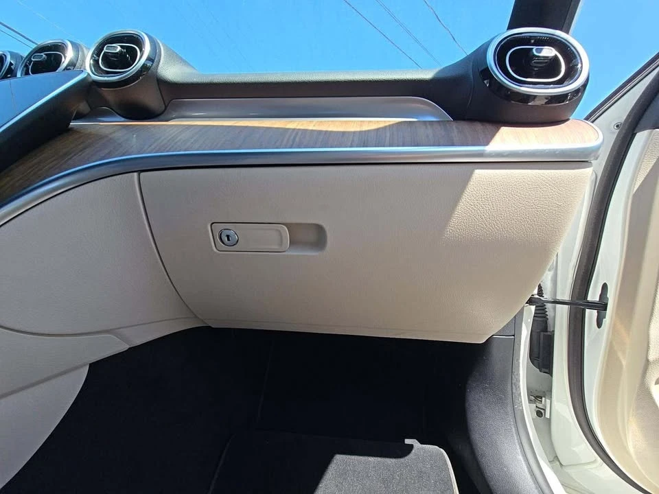 2023 Mercedes-Benz W206 C-Class - Image 5 of 11