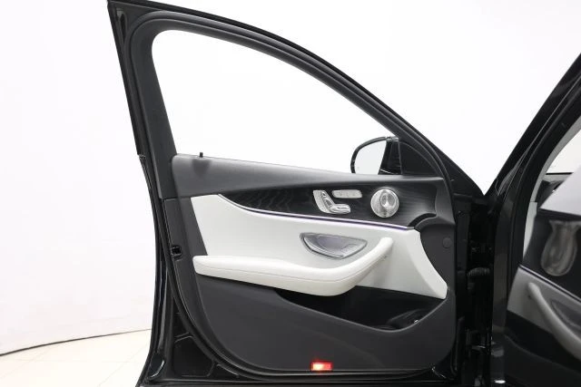 2023 Mercedes-Benz W213 E-Class - Image 10 of 21