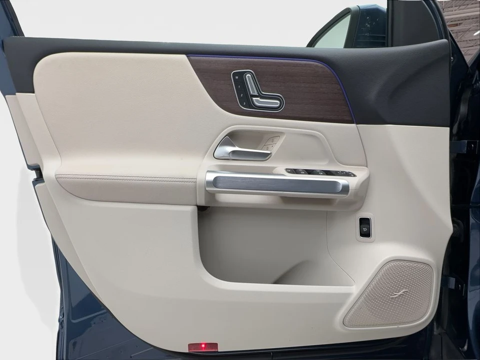2023 Mercedes-Benz EQB - Image 20 of 21