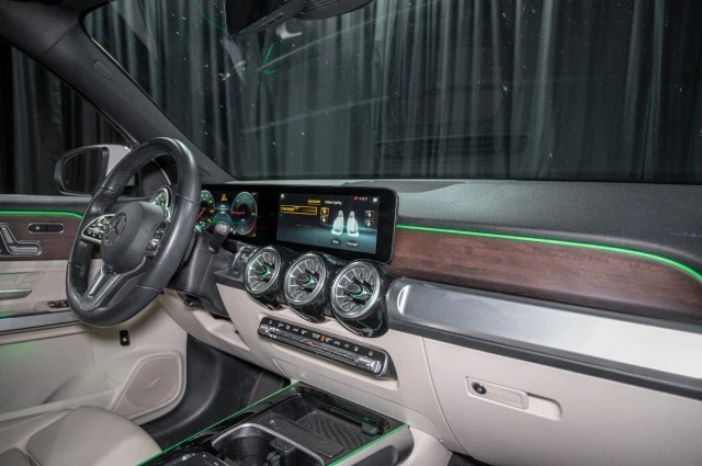 2023 Mercedes-Benz EQB - Image 11 of 19