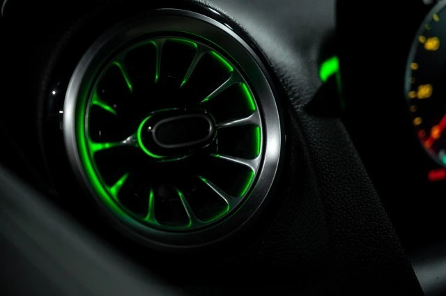 2023 Mercedes-Benz EQB - Image 16 of 19