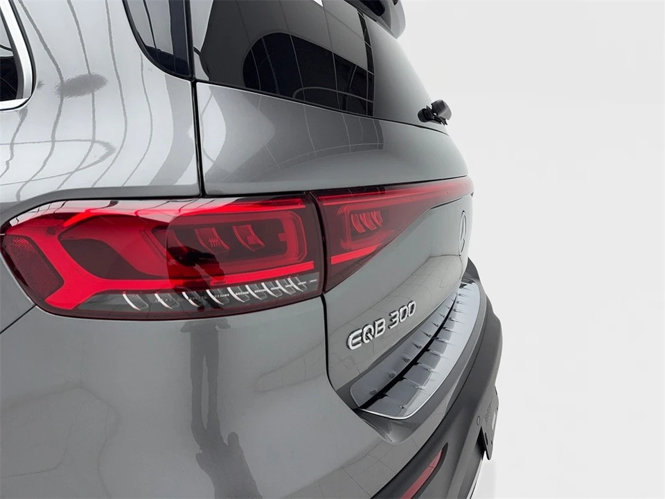 2023 Mercedes-Benz EQB - Image 9 of 12