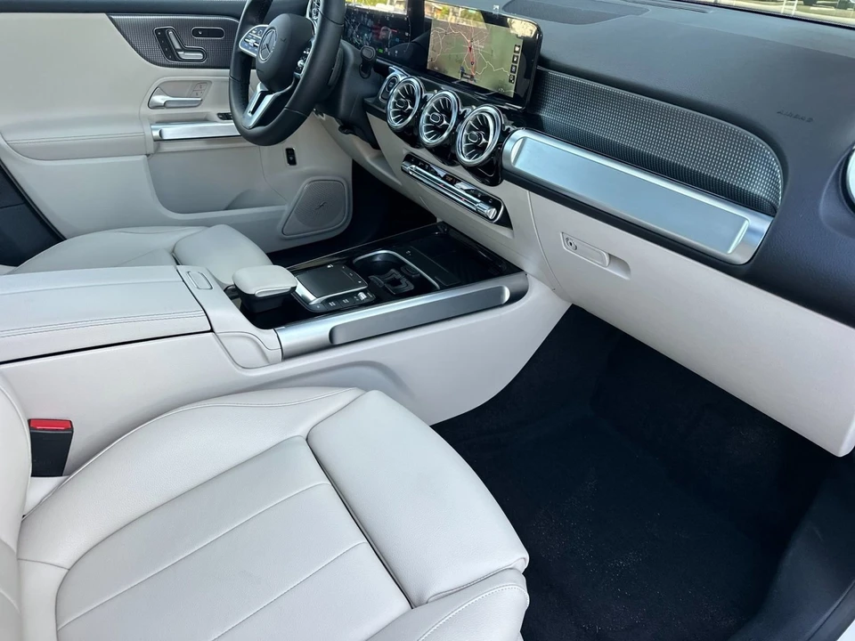 2023 Mercedes-Benz EQB - Image 17 of 21