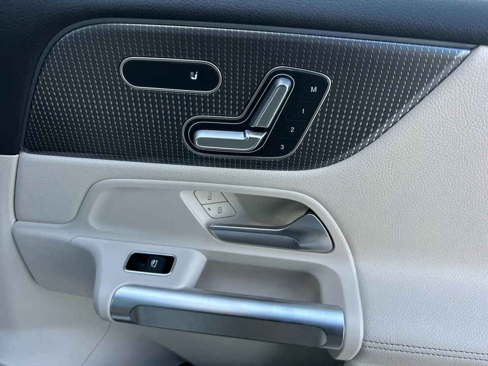 2023 Mercedes-Benz EQB - Image 19 of 21