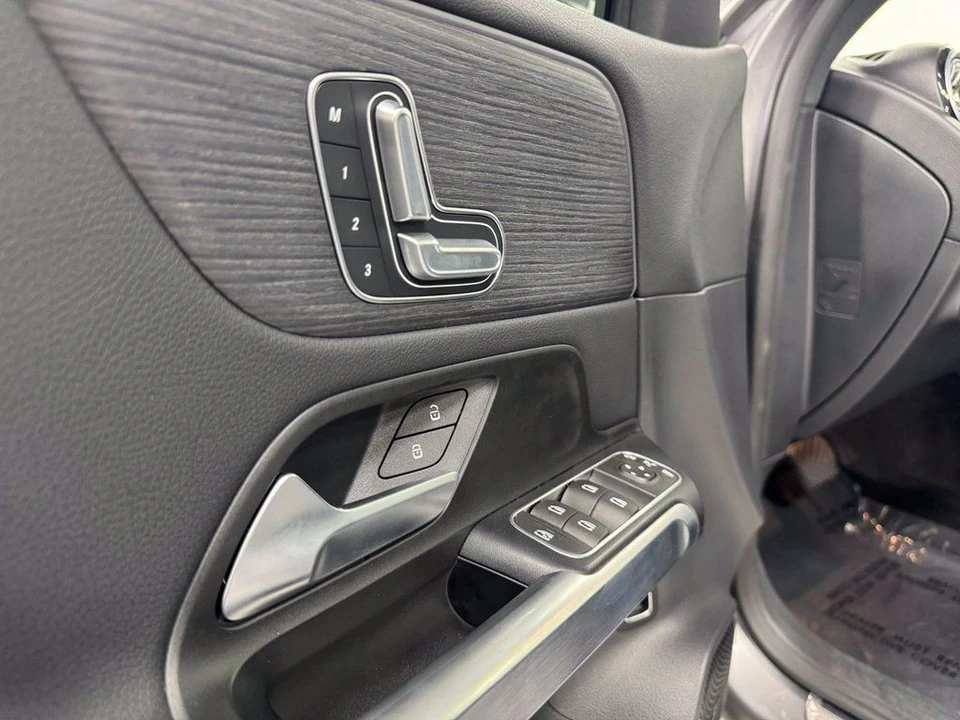 2023 Mercedes-Benz EQB - Image 6 of 12