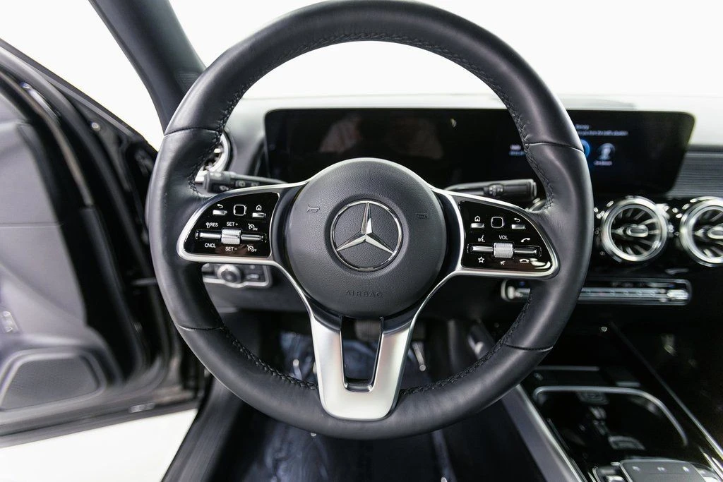 2023 Mercedes-Benz EQB - Image 11 of 21