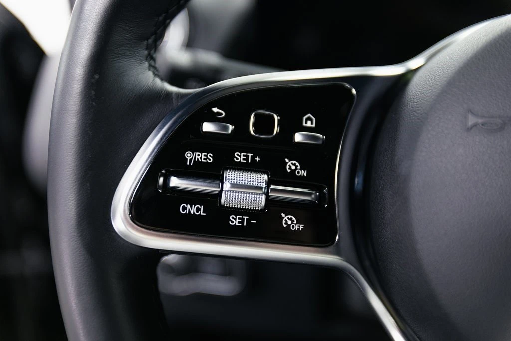 2023 Mercedes-Benz EQB - Image 10 of 12