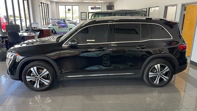 2023 Mercedes-Benz EQB - Image 2 of 31