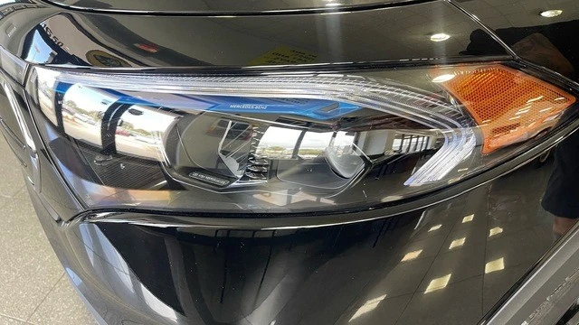 2023 Mercedes-Benz EQB - Image 10 of 31