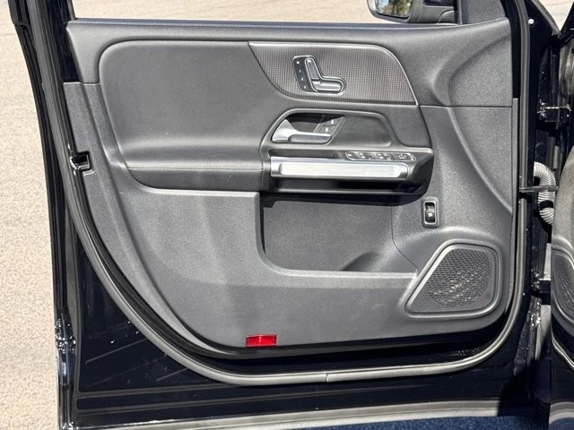 2023 Mercedes-Benz EQB - Image 16 of 21