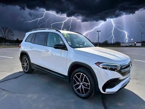 2023 Mercedes-Benz EQB 300