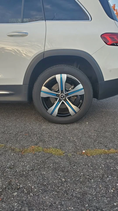 2023 Mercedes-Benz EQB - Image 7 of 17