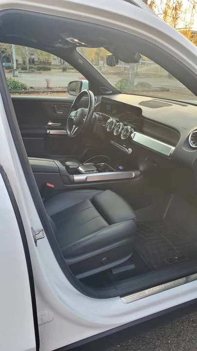 2023 Mercedes-Benz EQB - Image 11 of 17