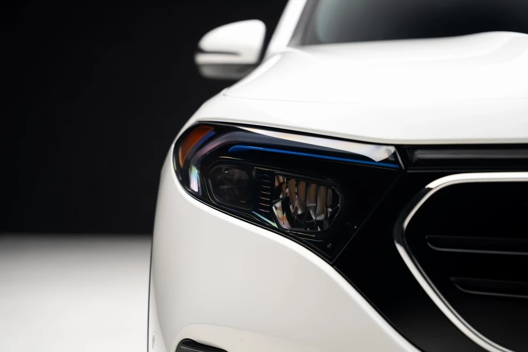 2023 Mercedes-Benz EQB - Image 8 of 21